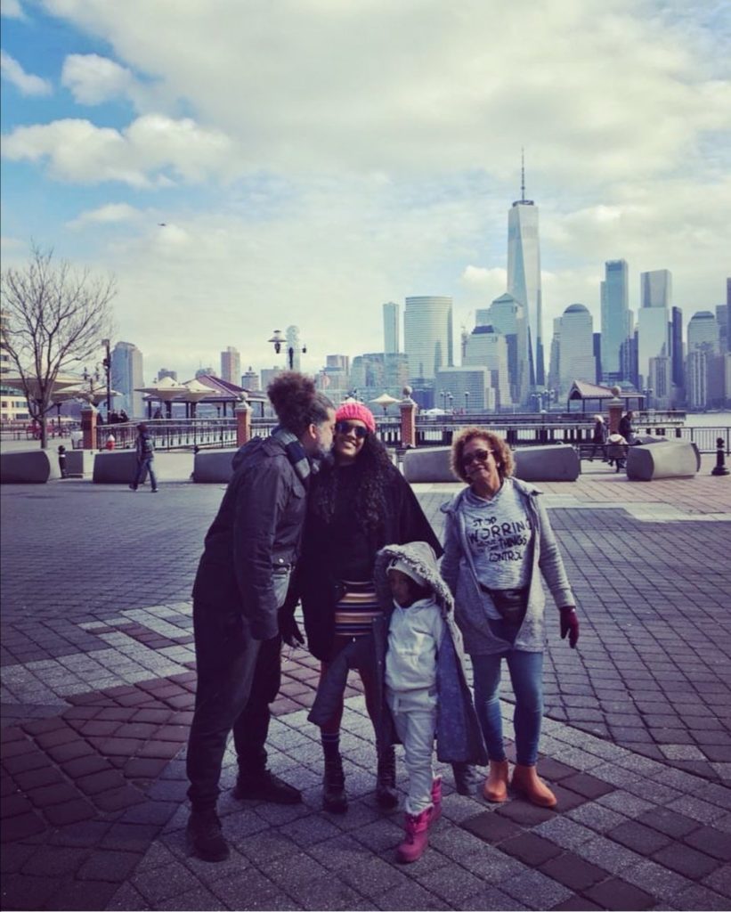 Negras Viajantes que inspiram - Andreza Jorge, Alice Odara e dona Elza Jorge em Nova York na primeira viagem internacional 