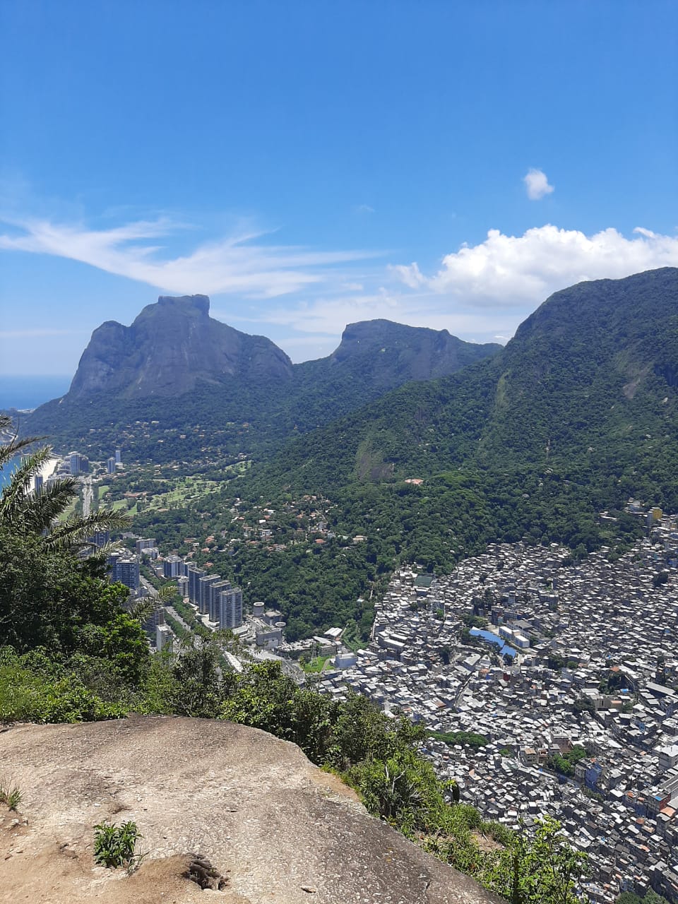 Vista da trilha dois irmãos por Natasha Francisco (Localiza021) Trilha dois irmãos - Vidigal Rio de Janeiro RJ