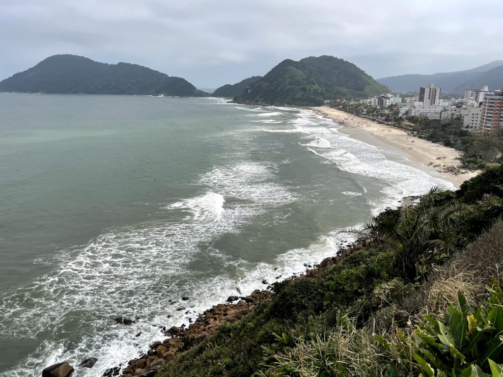 Praia do Tombo - Guarujá - Foto arquivo pessoal de Rebecca Aletheia