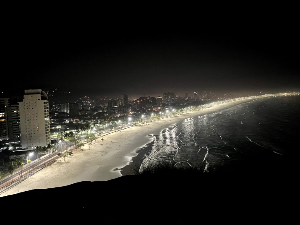 Vista Noturna Mirante Campina- O que fazer no Guarujá - foto arquivo pessoal de Rebecca Aletheia