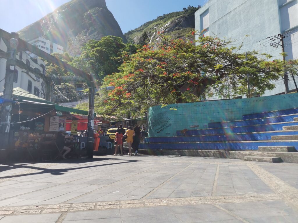 Pracinha da Favela do Vidigal - foto arquivo pessoal de Rebecca Aletheia 